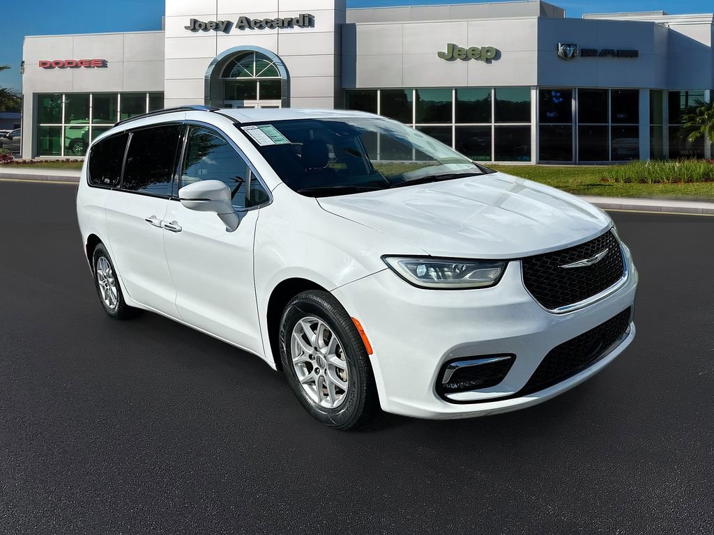 Used 2021 Chrysler Pacifica Touring-L image 1