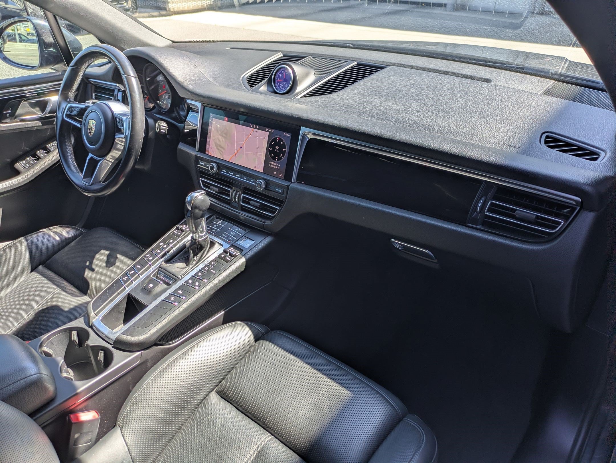 Used 2020 Porsche Macan S AWD/4WD image 31