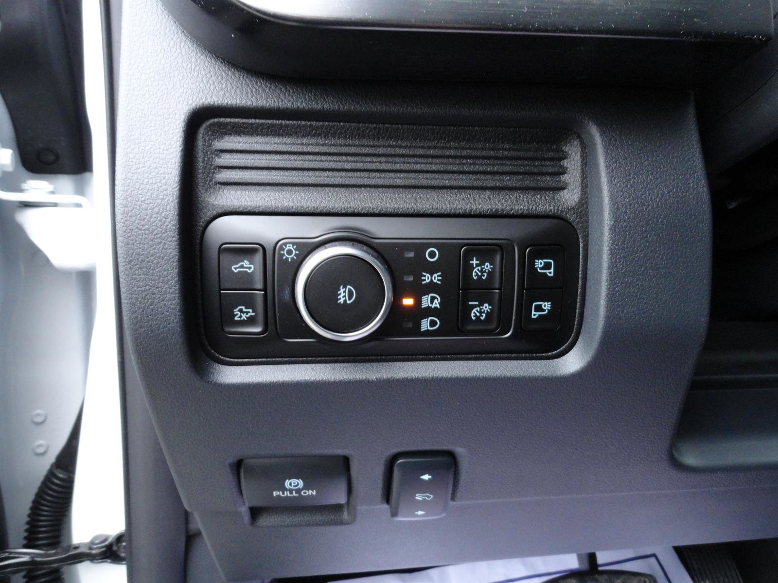 New 2026 Ford F350 Lariat w/ Black Appearance Package image 11