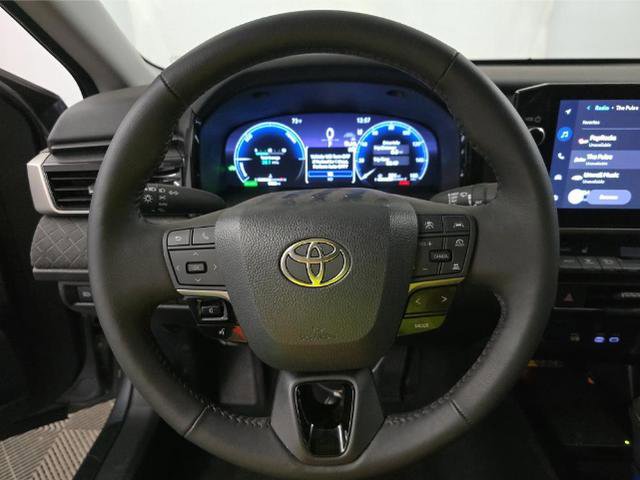 Used 2026 Toyota Camry XLE image 7