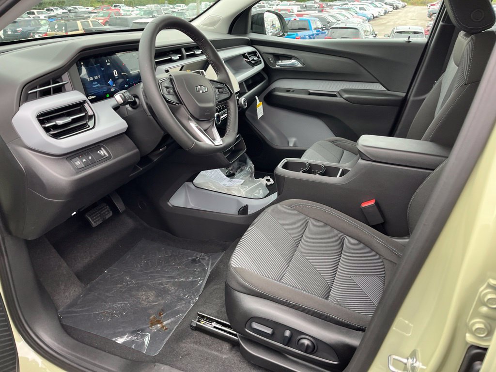New 2027 Chevrolet Bolt LT w/ Comfort Package FWD image 5