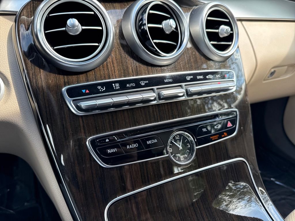 Used 2018 Mercedes-Benz C 300 4MATIC Sedan image 33