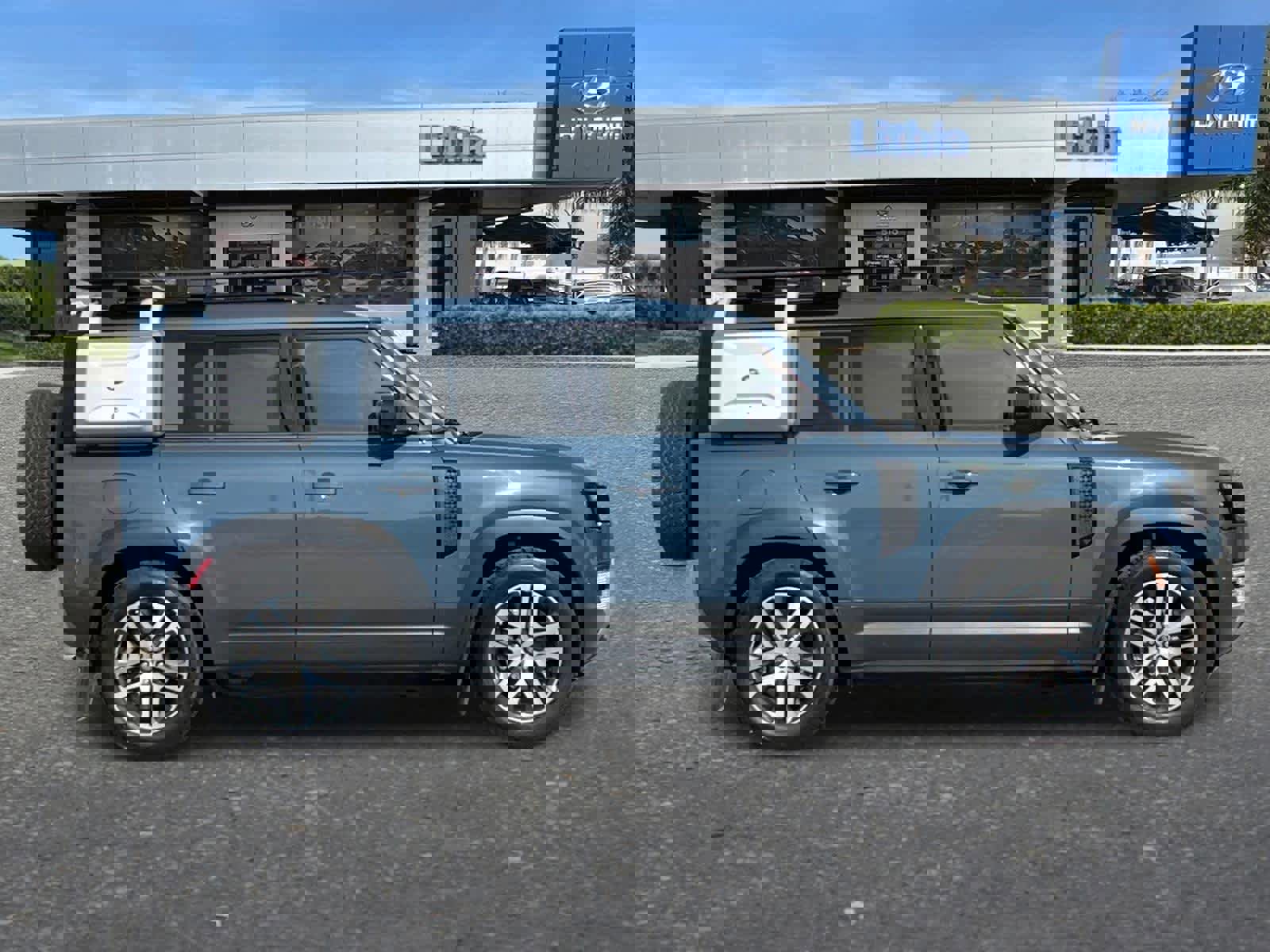 Used 2020 Land Rover Defender 110 HSE image 9