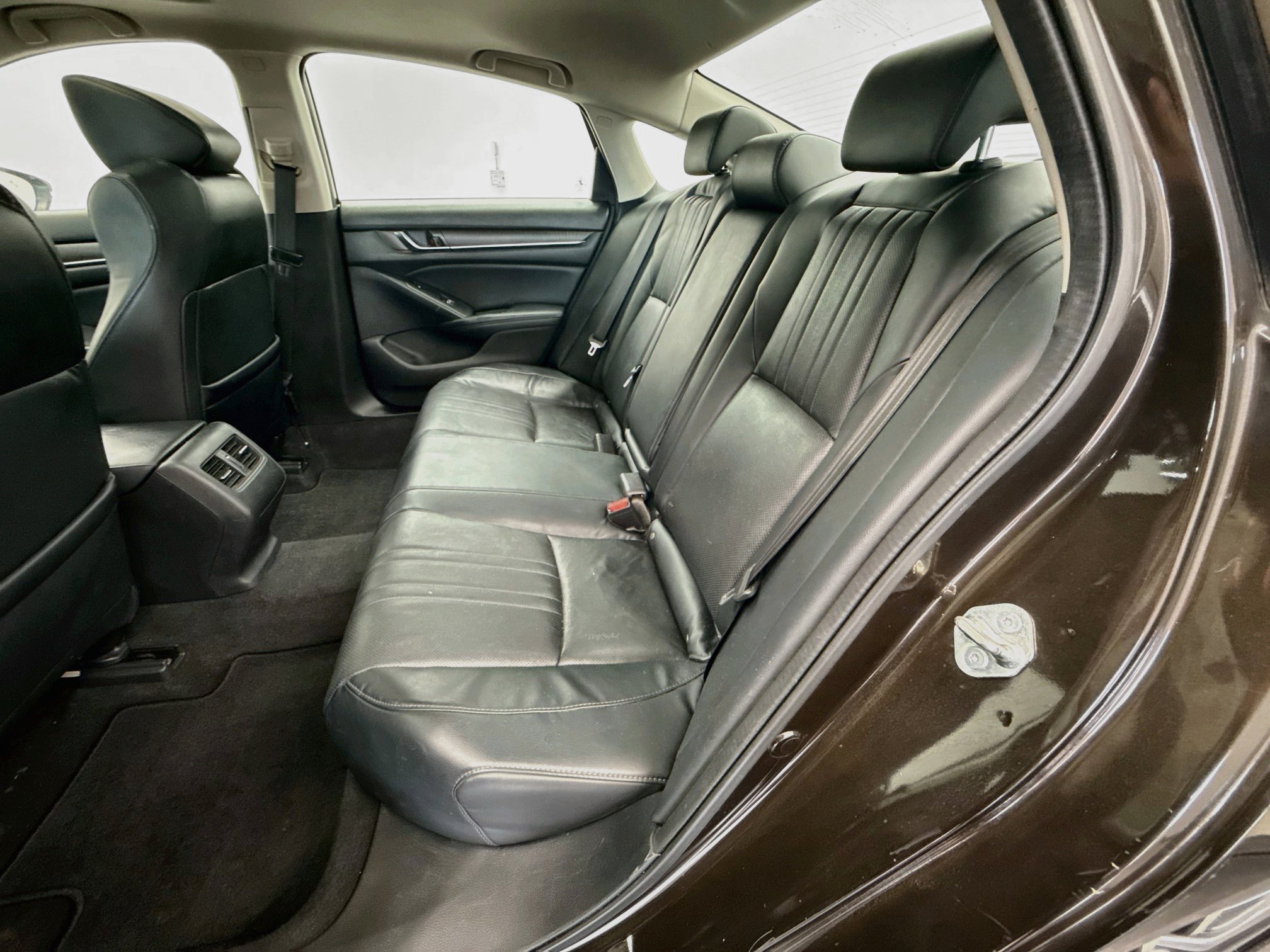 Used 2018 Honda Accord Touring image 29