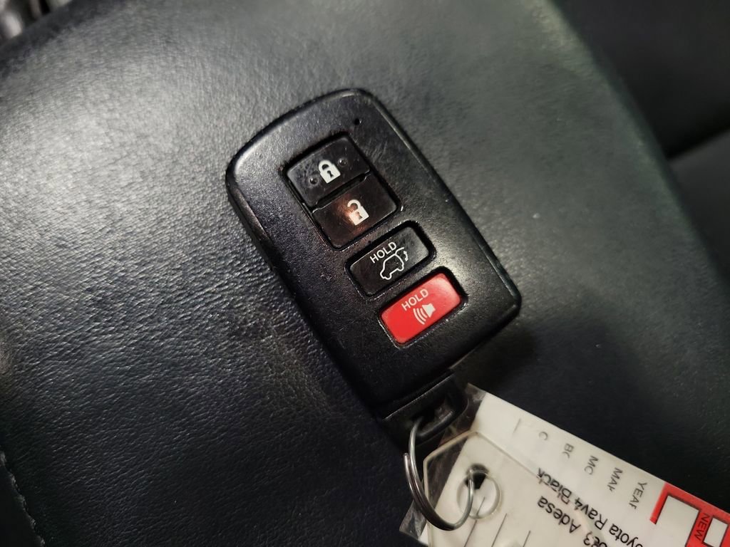 Used 2018 Toyota RAV4 SE w/ Power Extra Value Package image 15