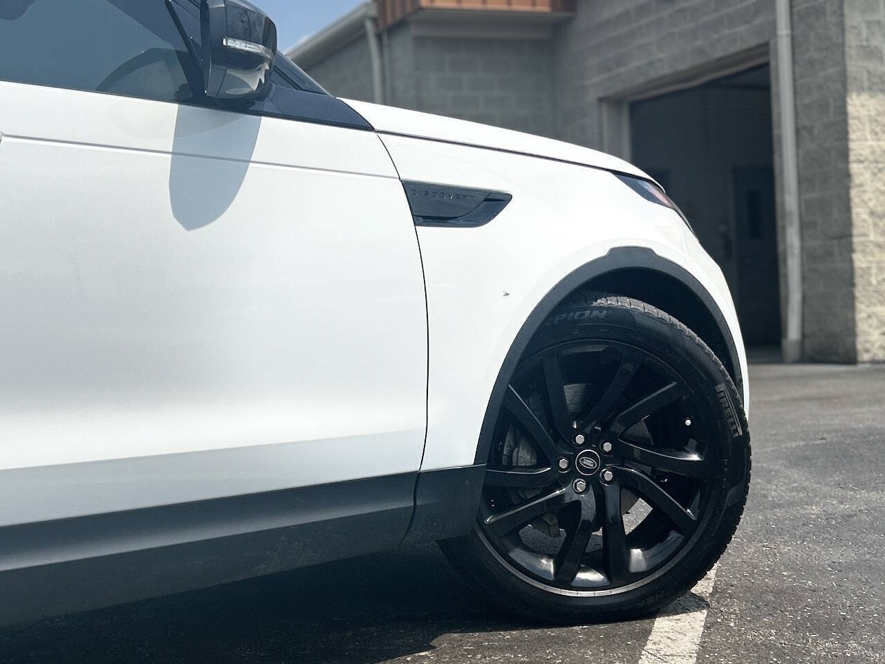 Used 2019 Land Rover Discovery HSE Luxury AWD/4WD image 4