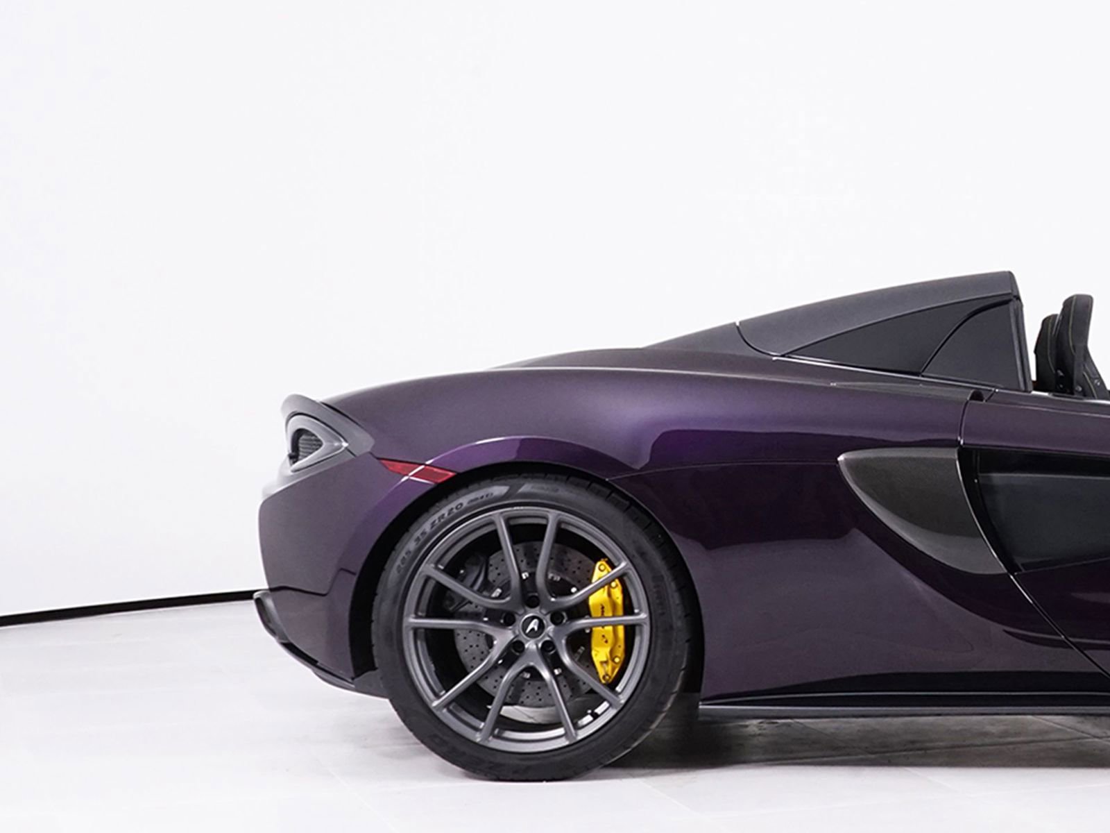 Used 2019 McLaren 570S Spider RWD image 15
