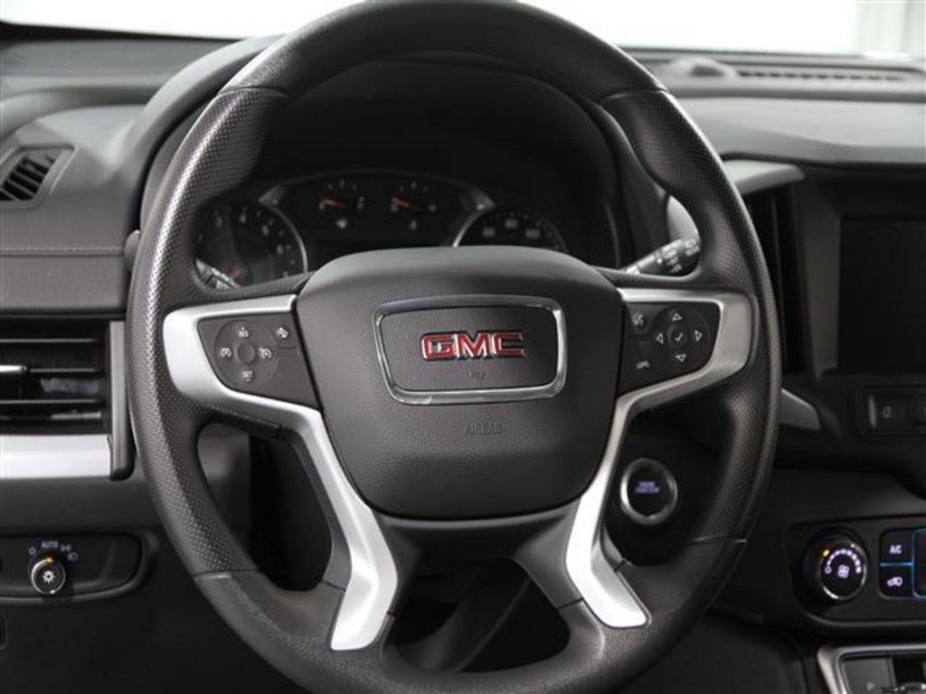 Used 2024 GMC Terrain SLE image 7