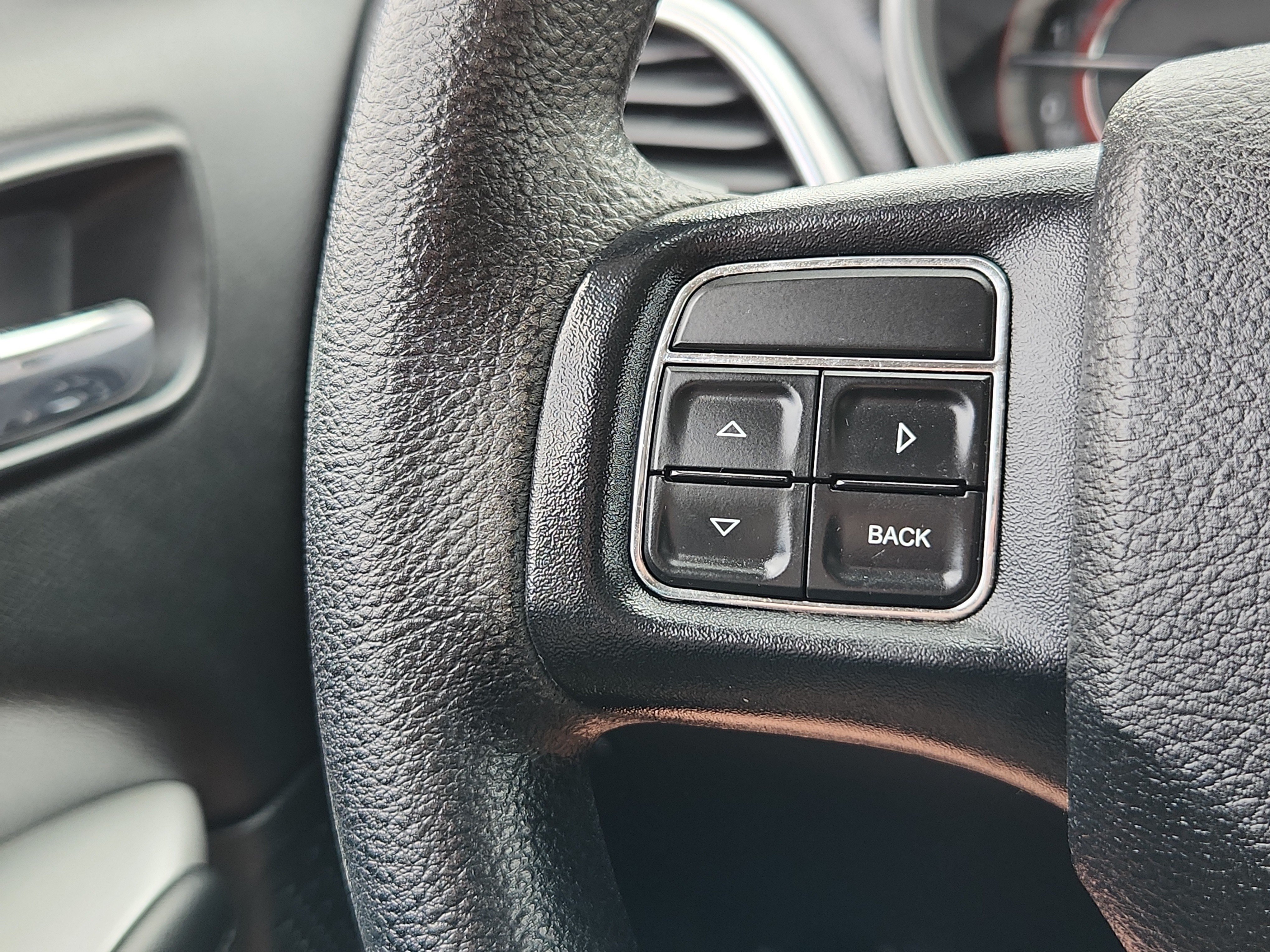 Used 2017 Dodge Journey SXT w/ Comfort/Convenience Group FWD image 21
