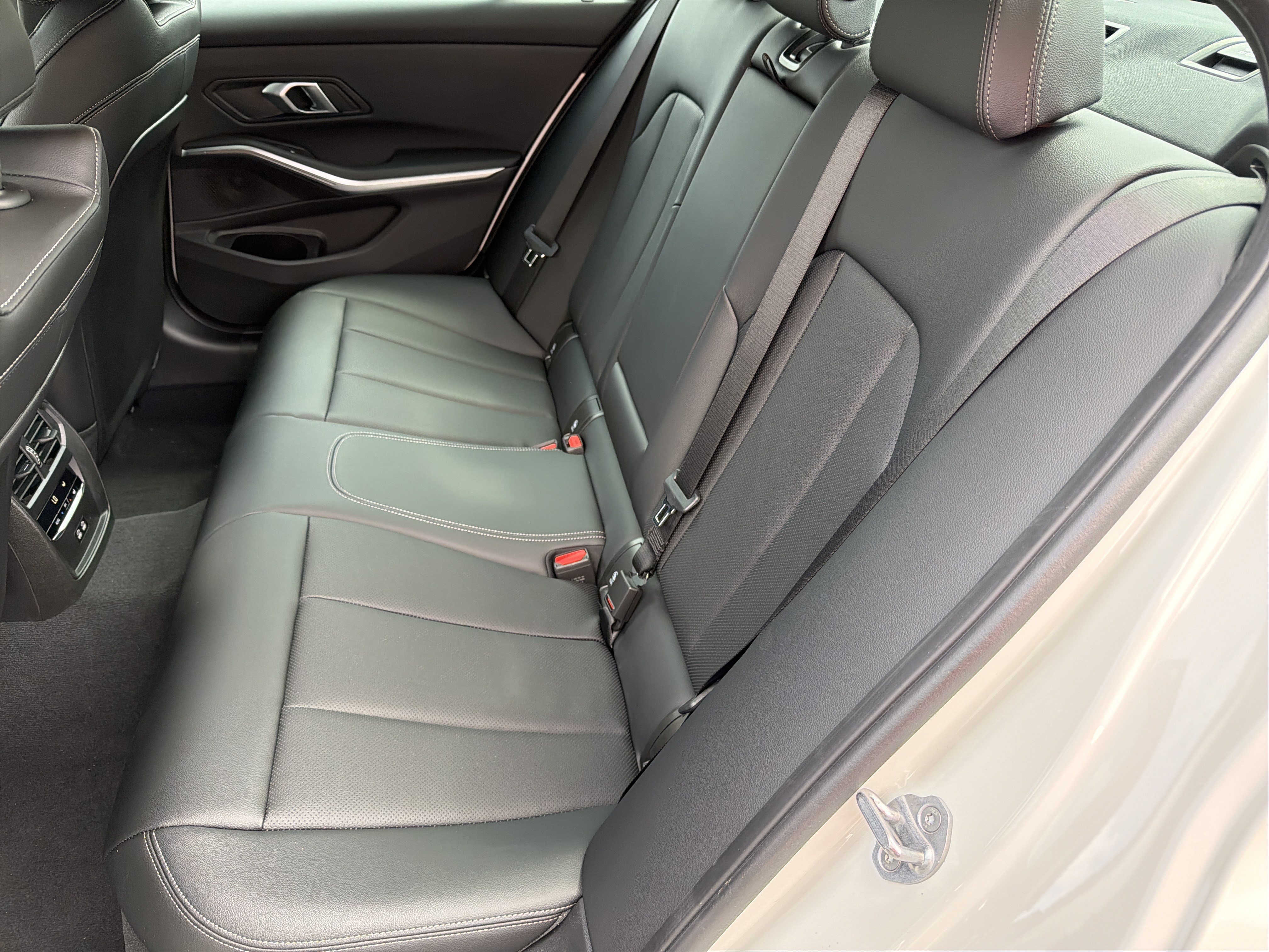 New 2026 BMW 330i Sedan w/ M Sport Package RWD image 20