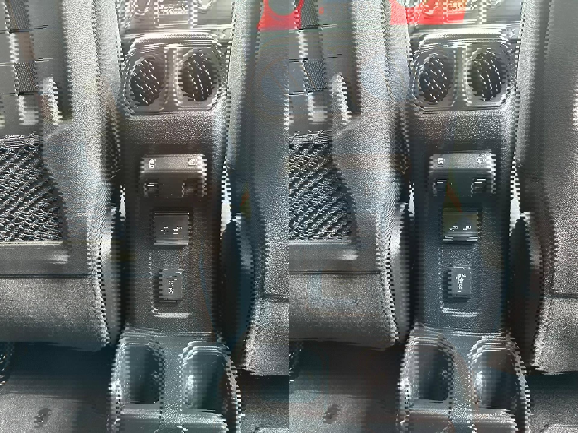 Used 2018 Jeep Wrangler Unlimited Rubicon image 39