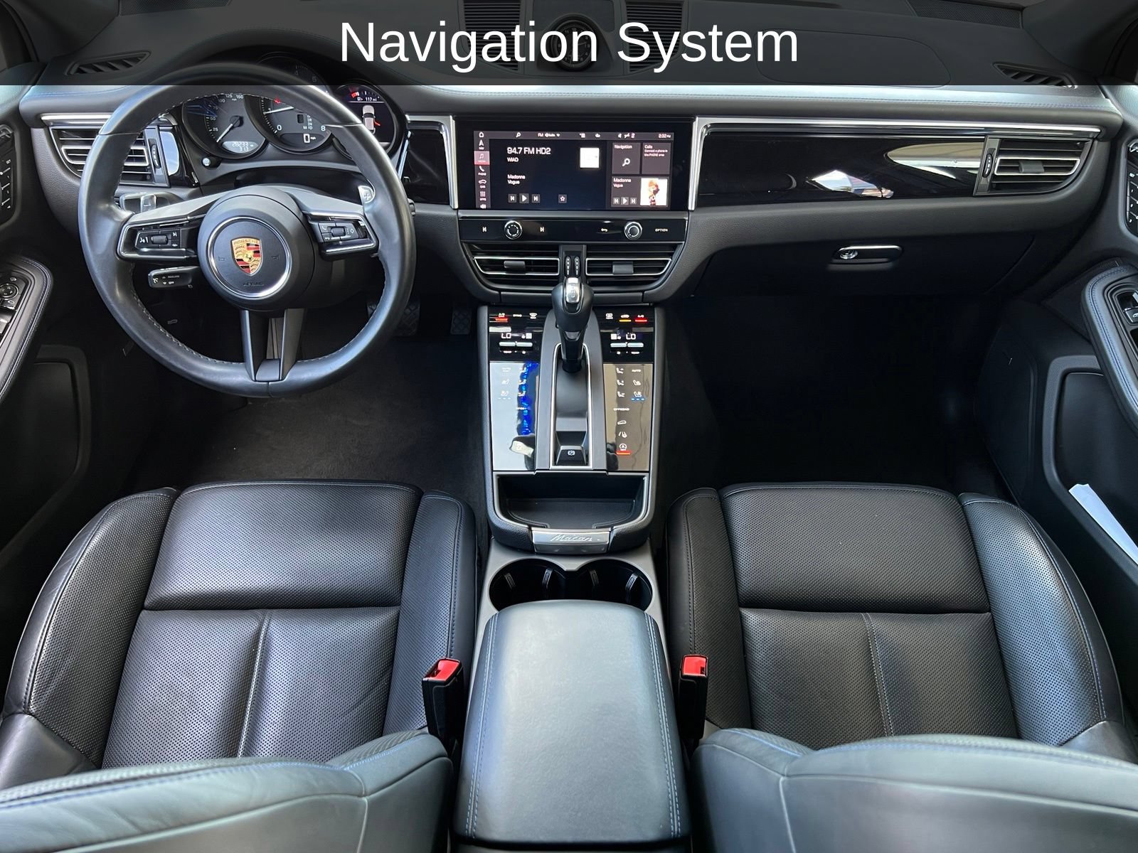 Used 2022 Porsche Macan AWD/4WD image 2