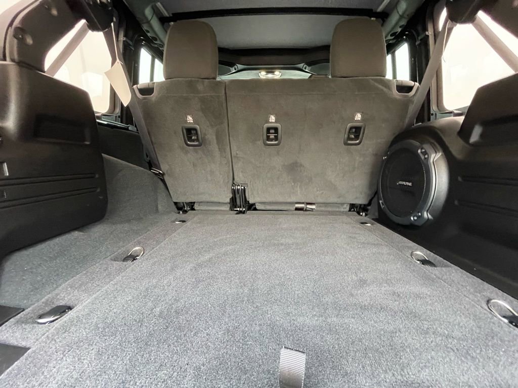Used 2022 Jeep Wrangler Unlimited Sahara image 18