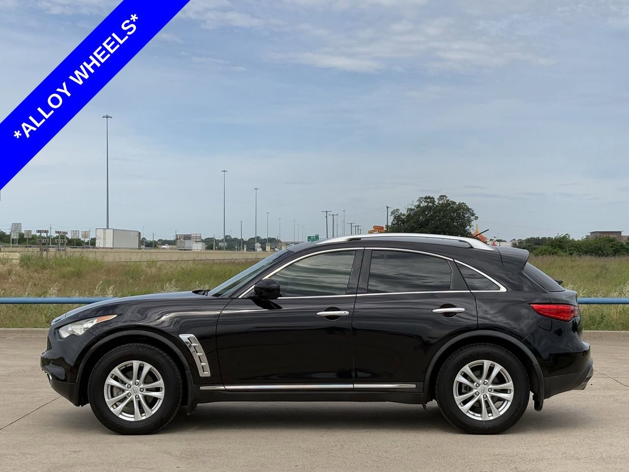 Used 2013 INFINITI FX37 AWD w/ Premium Pkg image 3