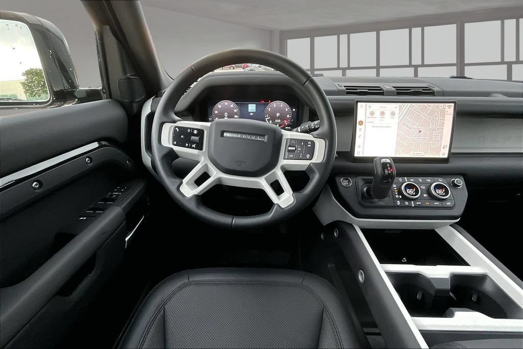 Used 2025 Land Rover Defender 110 S AWD/4WD image 5
