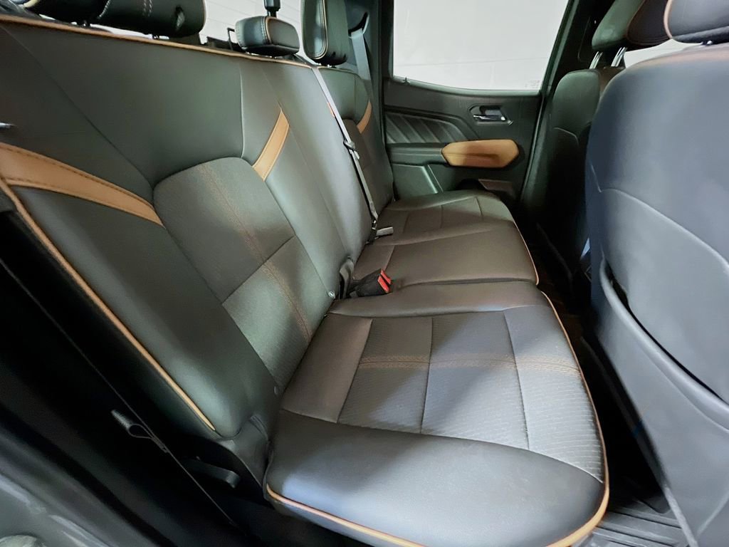 Used 2025 GMC Canyon AT4 image 23