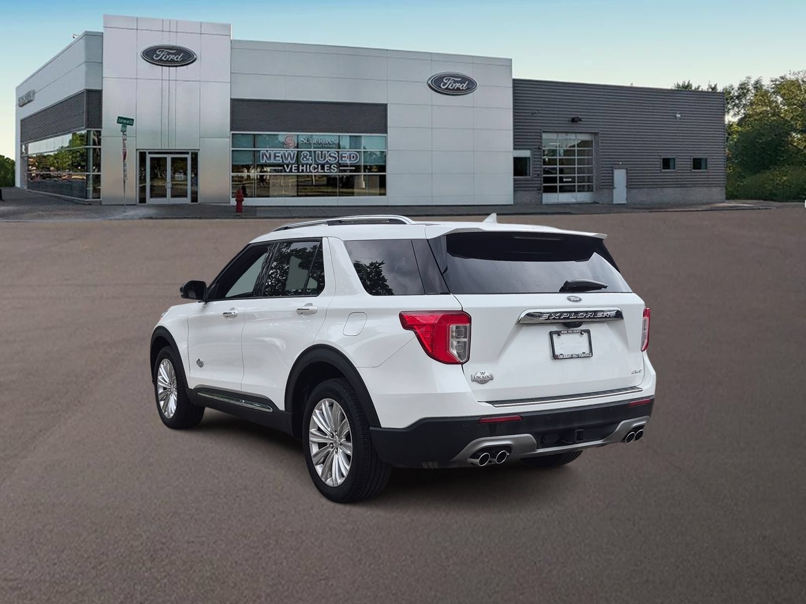 Used 2024 Ford Explorer King Ranch w/ Technology Package AWD/4WD image 7