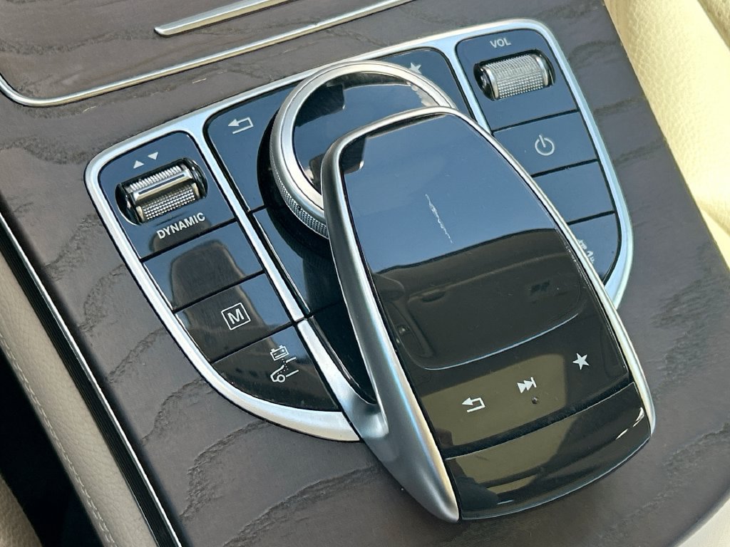 Used 2019 Mercedes-Benz GLC 350e 4MATIC image 23