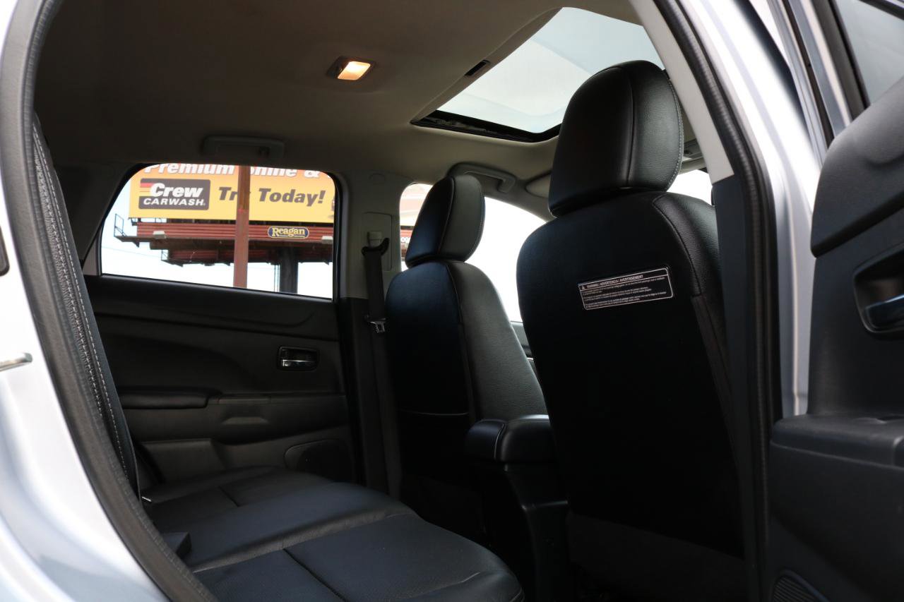 Used 2017 Mitsubishi Outlander Sport SEL AWD/4WD image 40