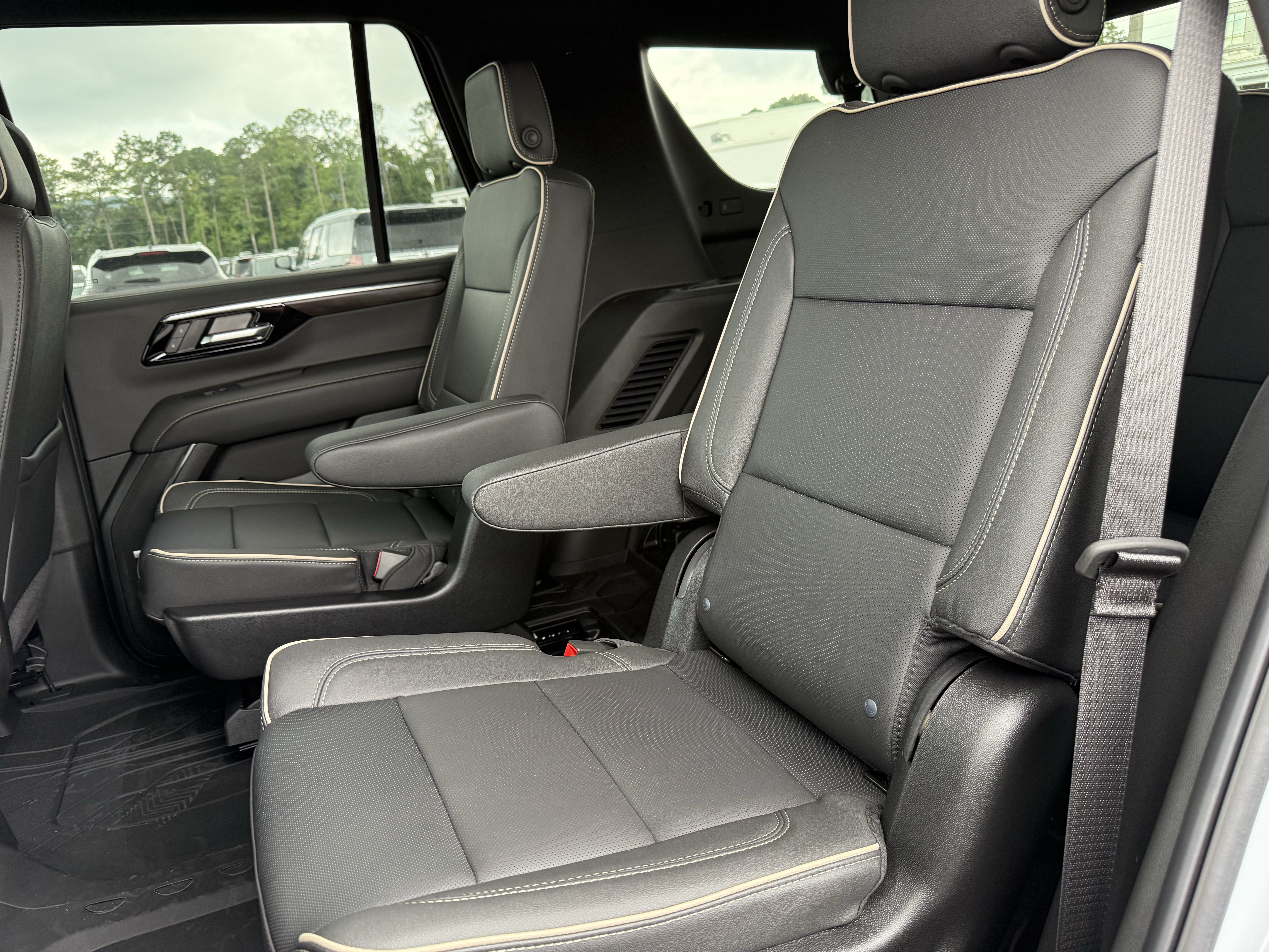 New 2026 Chevrolet Tahoe Premier w/ Sun And Tow Package AWD/4WD image 32