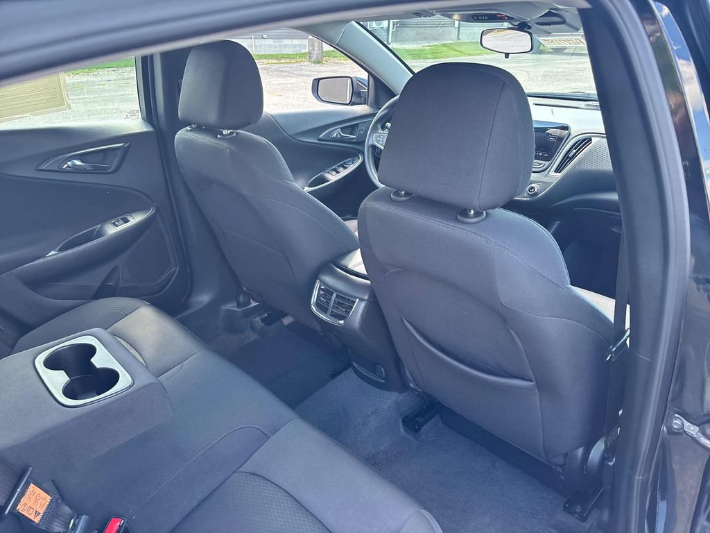 Used 2025 Chevrolet Malibu LT FWD image 24