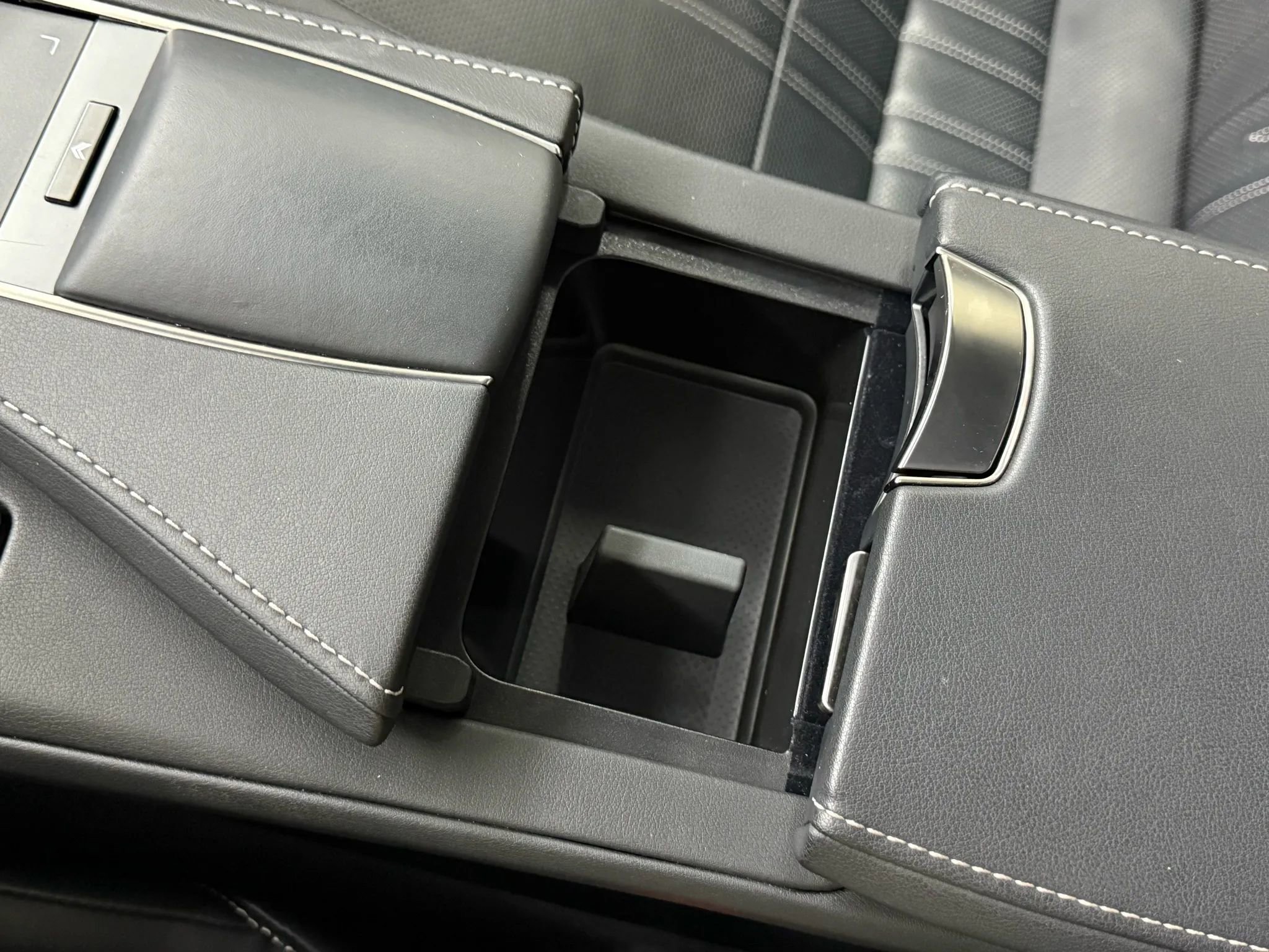 Used 2021 Lexus LC 500 Coupe w/ Touring Package image 24