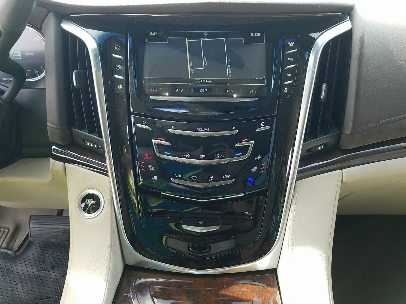 Used 2016 Cadillac Escalade ESV Luxury RWD image 4