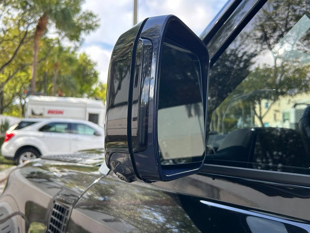 Used 2020 Land Rover Defender 110 SE AWD/4WD image 25