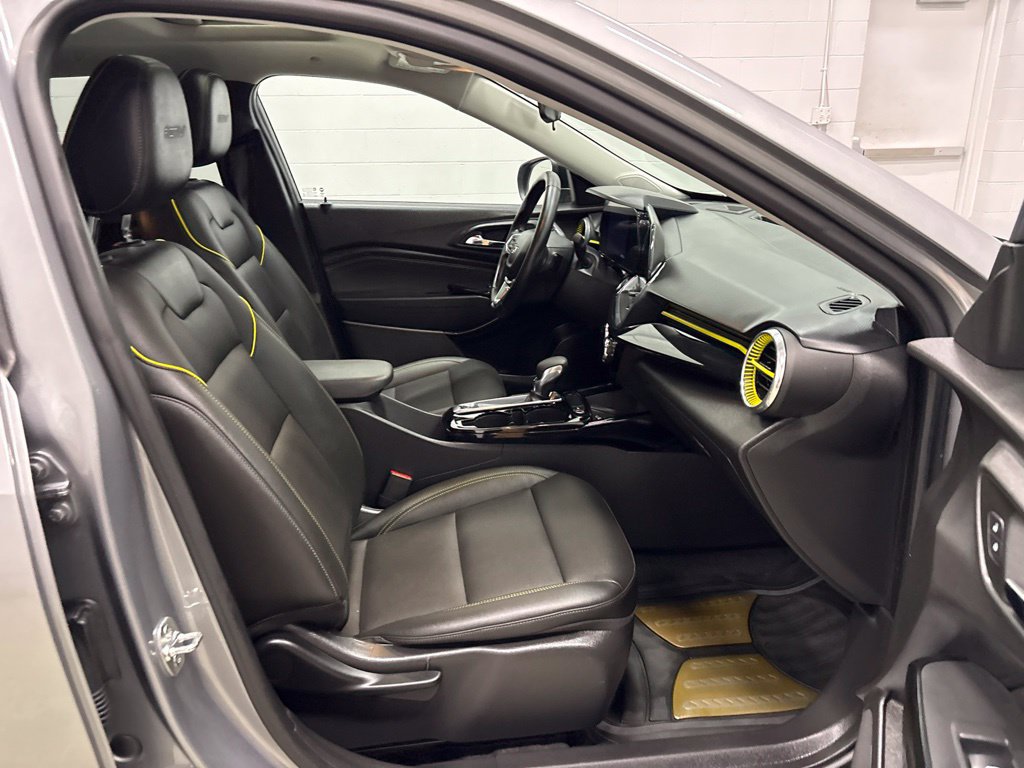 Used 2024 Chevrolet Trax ACTIV w/ Sunroof Package FWD image 34