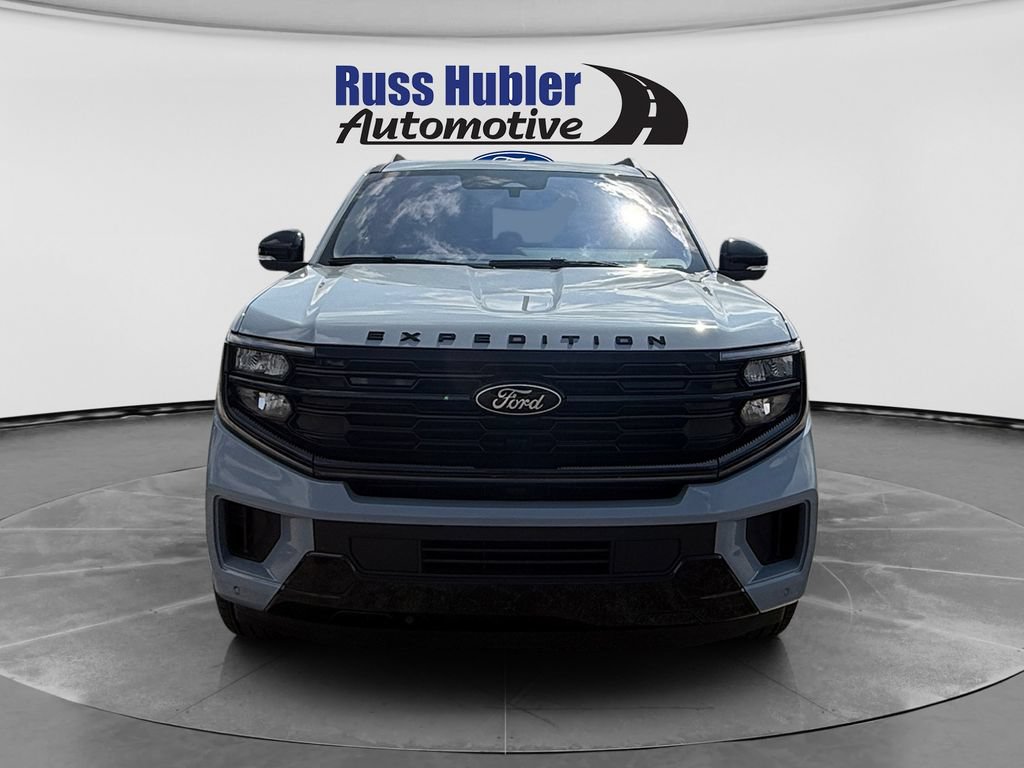 Used 2025 Ford Expedition Platinum w/ Stealth Performance Package AWD/4WD image 10