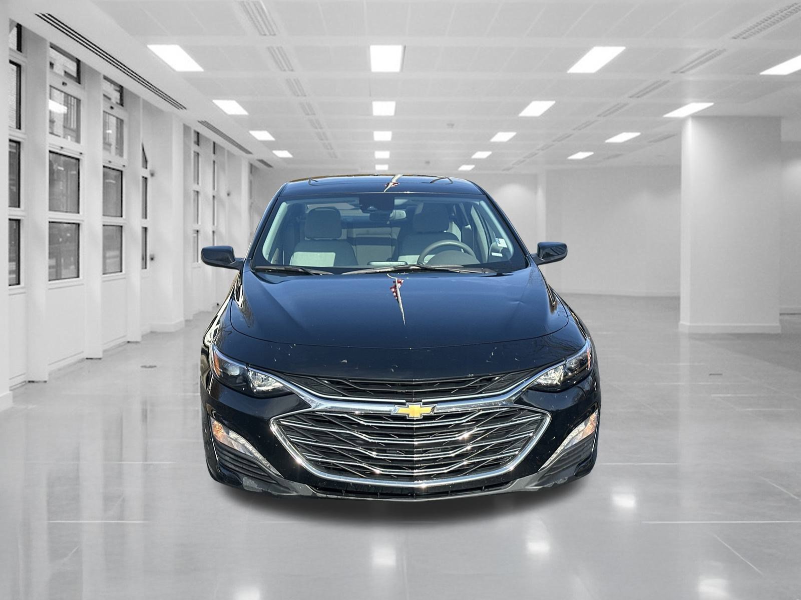 Used 2024 Chevrolet Malibu LT FWD image 2
