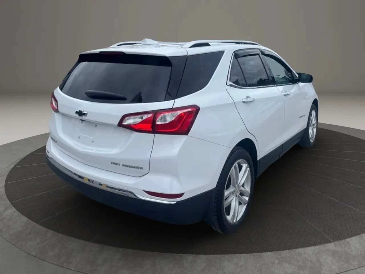 Used 2021 Chevrolet Equinox Premier AWD/4WD image 4
