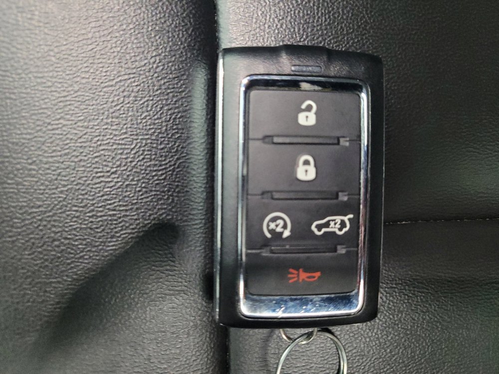 Used 2023 Jeep Grand Cherokee L Limited AWD/4WD image 32