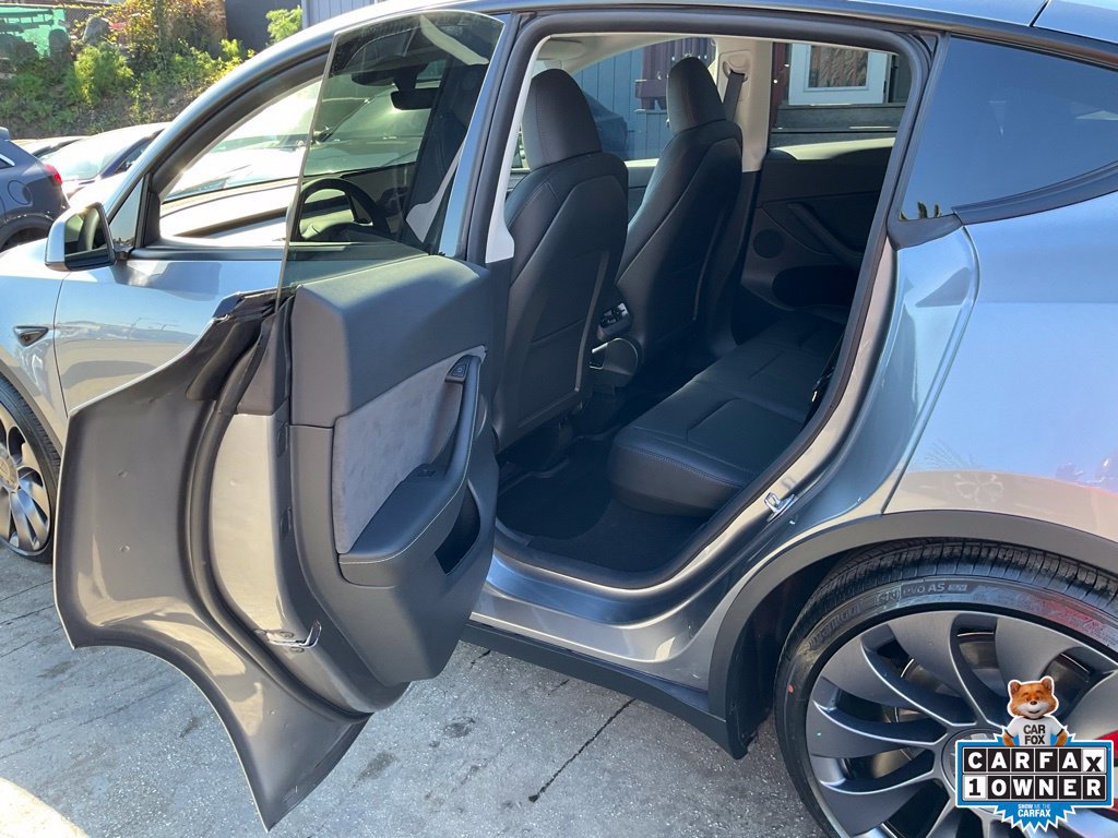 Used 2025 Tesla Model Y Performance AWD/4WD image 25
