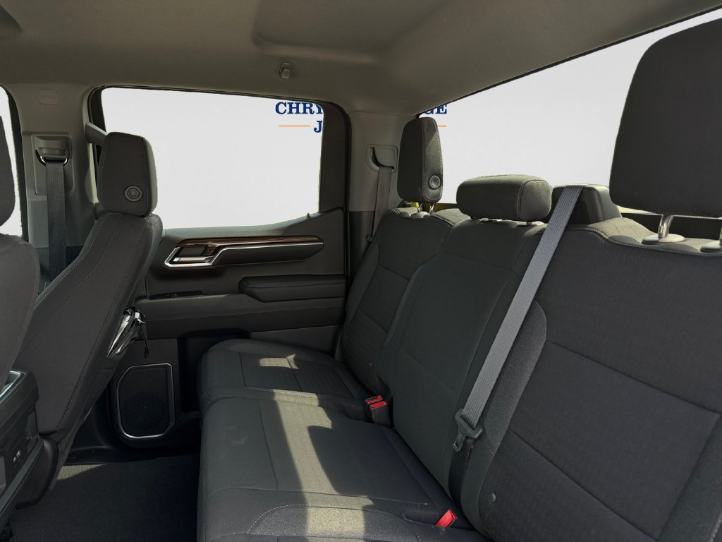 Used 2023 Chevrolet Silverado 1500 LT Trail Boss AWD/4WD image 9