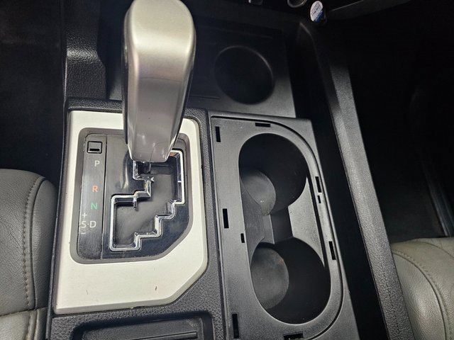 Used 2014 Toyota Tundra SR5 w/ SR5 Upgrade Package image 17