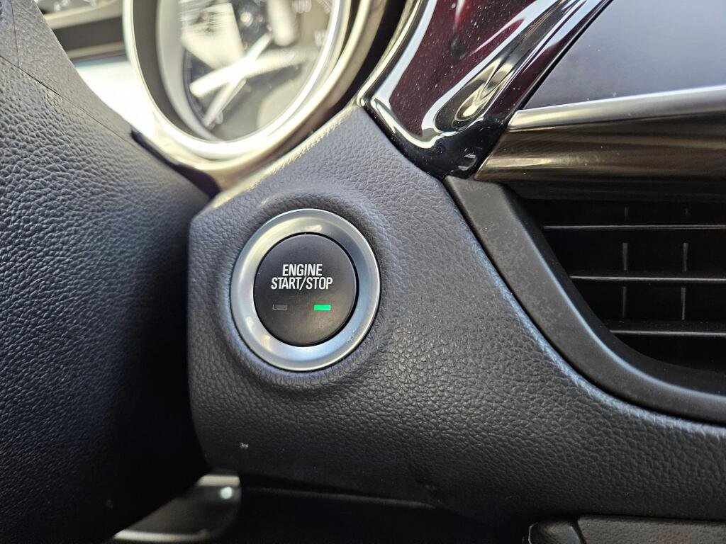 Used 2019 Buick Envision Essence image 35