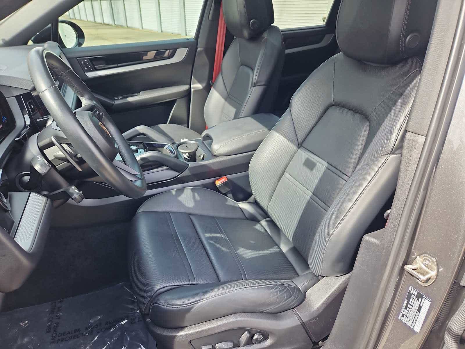 Certified 2024 Porsche Cayenne Coupe AWD/4WD image 16