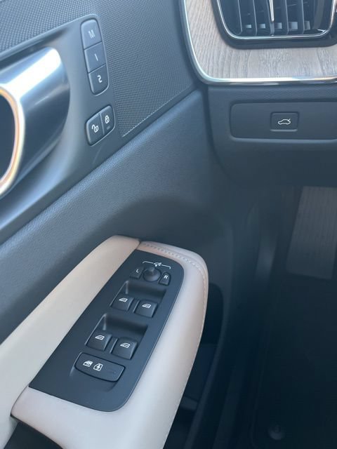 New 2026 Volvo XC60 B5 Core AWD/4WD image 14