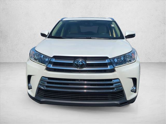 Used 2017 Toyota Highlander Limited Platinum image 2
