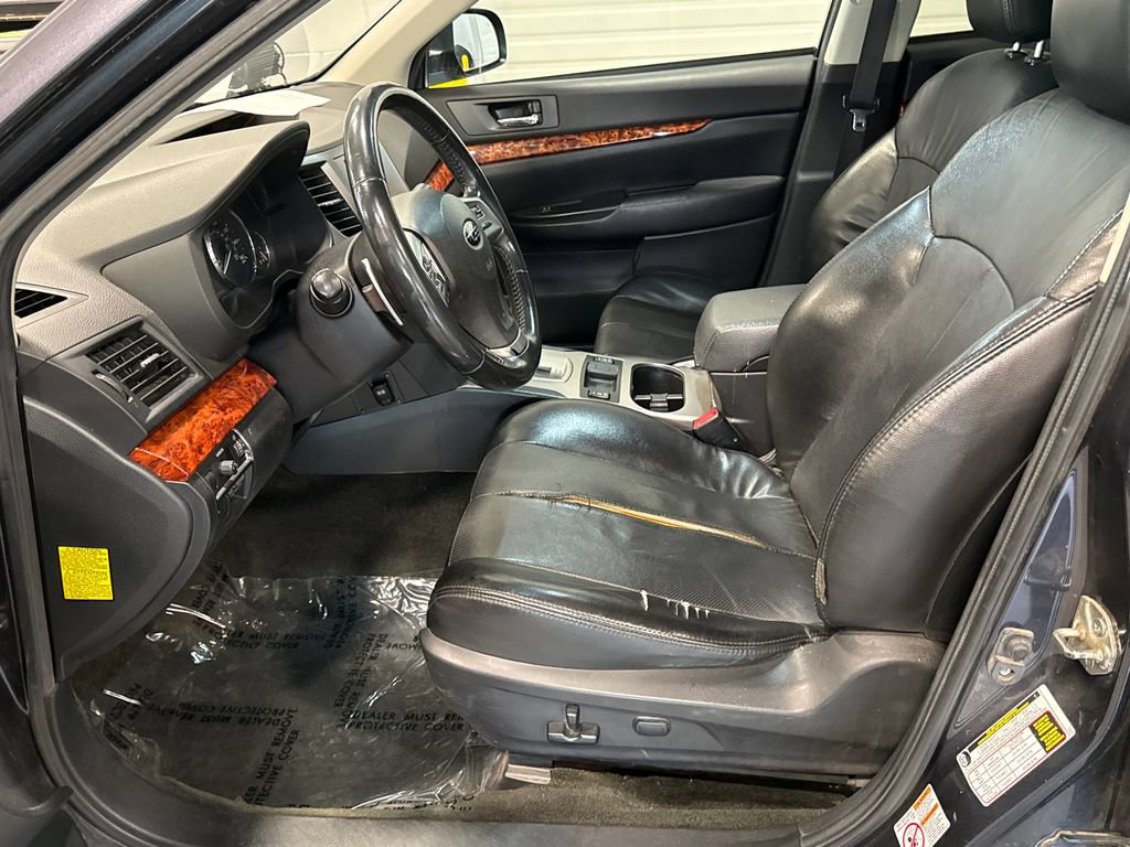 Used 2012 Subaru Outback 3.6R Limited w/ Moonroof Pkg AWD/4WD image 6