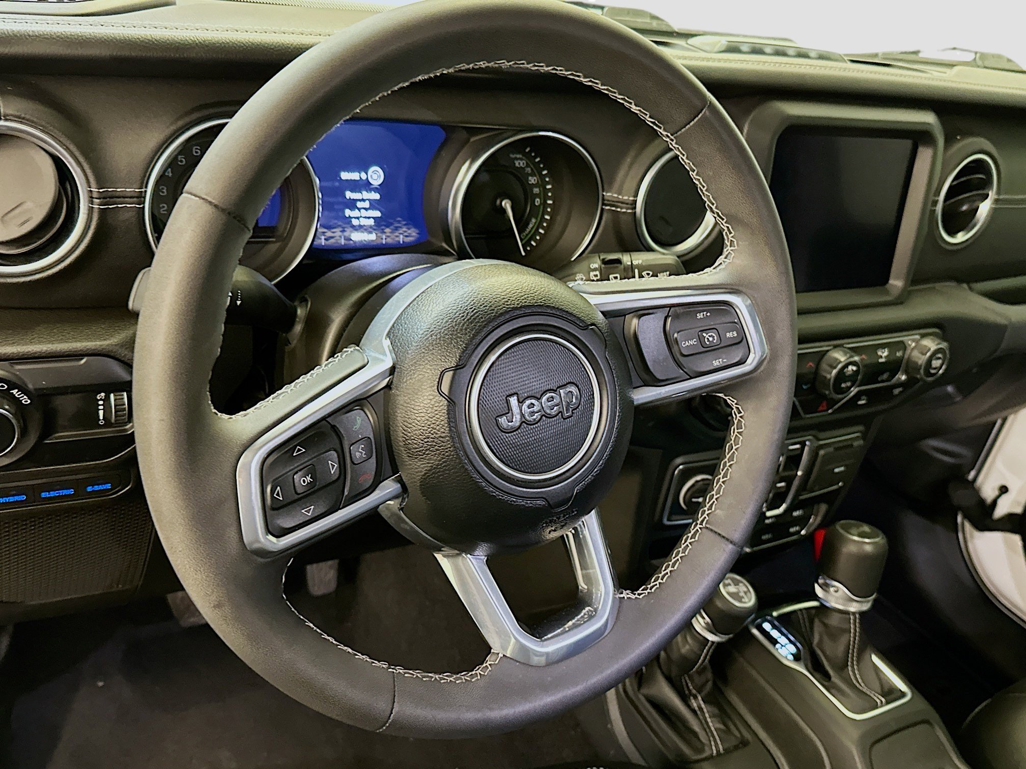 Used 2023 Jeep Wrangler Sahara image 18