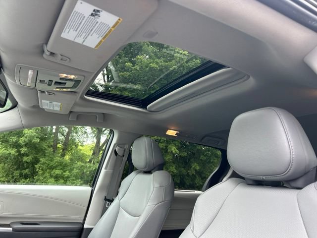 Used 2024 Toyota Sienna XLE w/ XLE Plus Package AWD/4WD image 22