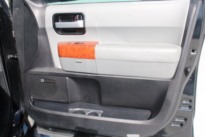 Used 2020 Toyota Sequoia Platinum AWD/4WD image 24