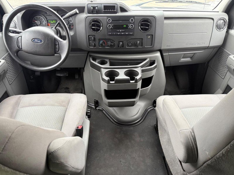 Used 2014 Ford E-350 and Econoline 350 XLT image 16