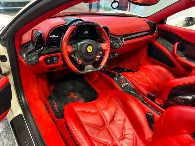 Used 2013 Ferrari 458 Spider image 18