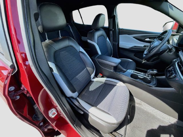 Used 2024 Buick Envista Preferred w/ Advanced Safety Package FWD image 26