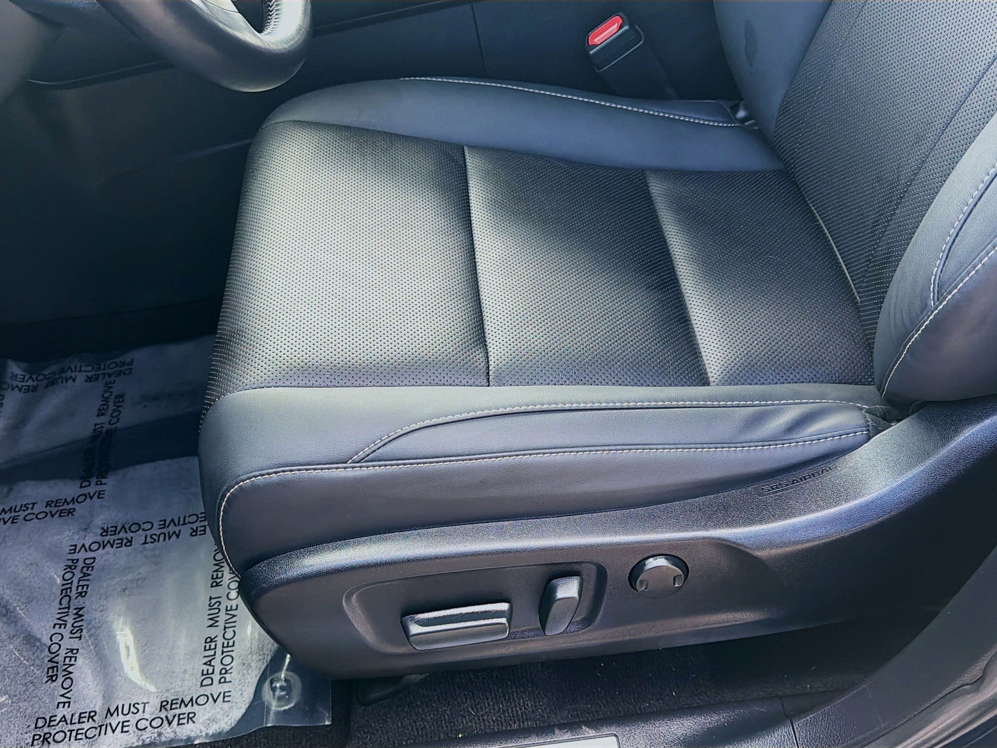 Used 2022 Lexus RX 350L Premium w/ Premium Package image 18