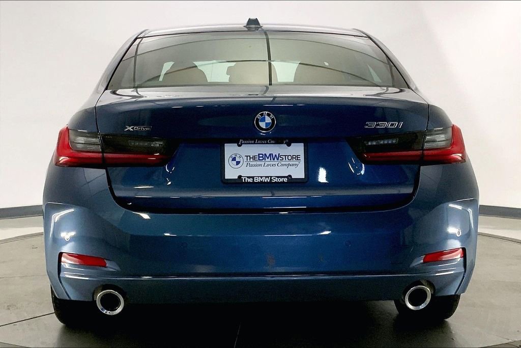 Certified 2025 BMW 330i xDrive Sedan w/ Premium Package AWD/4WD image 3