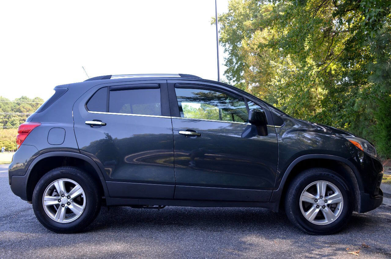 Used 2018 Chevrolet Trax LT w/ LT Convenience Package image 6